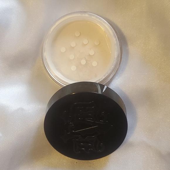 New Mini Travel Size KVD Beauty Setting Powder - Picture 3 of 3